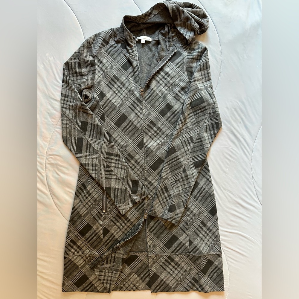 Tilley xs zipped jacket with attached hood